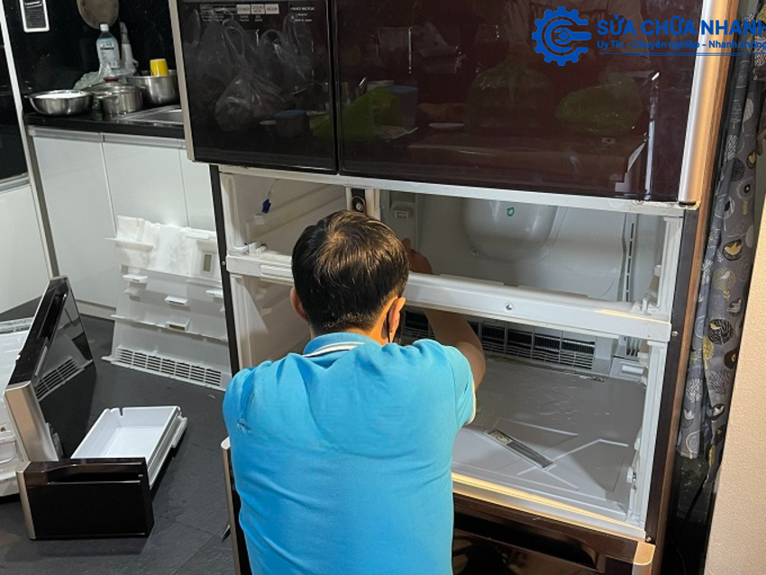 Bao-Hanh-tu-lanh-hitachi